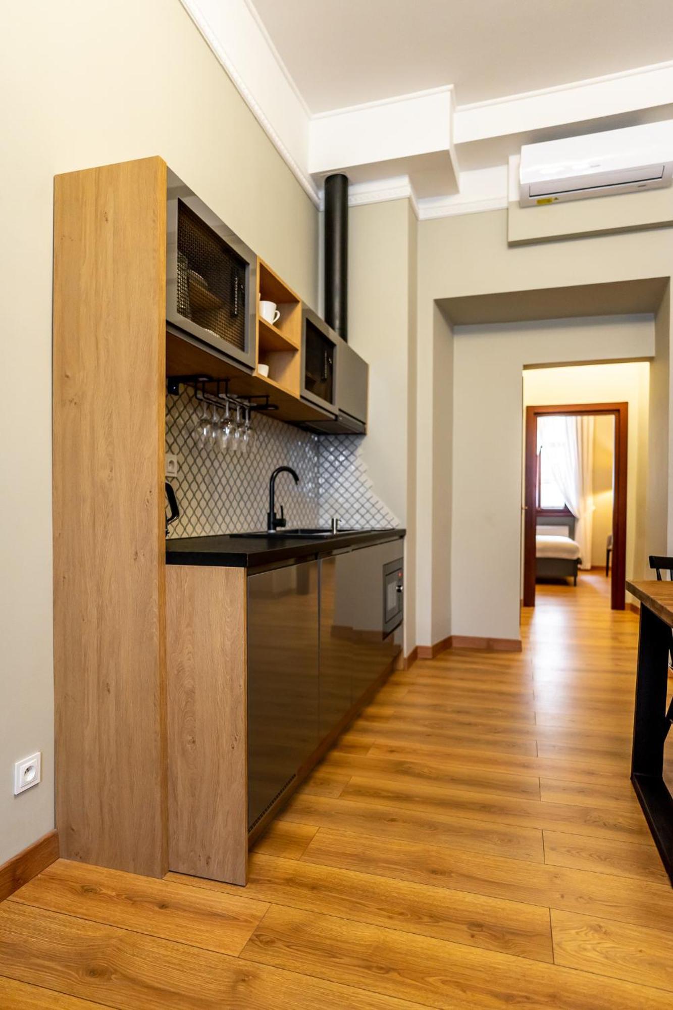 Old Town Ac Apartments Main Raiway Station Краків Екстер'єр фото