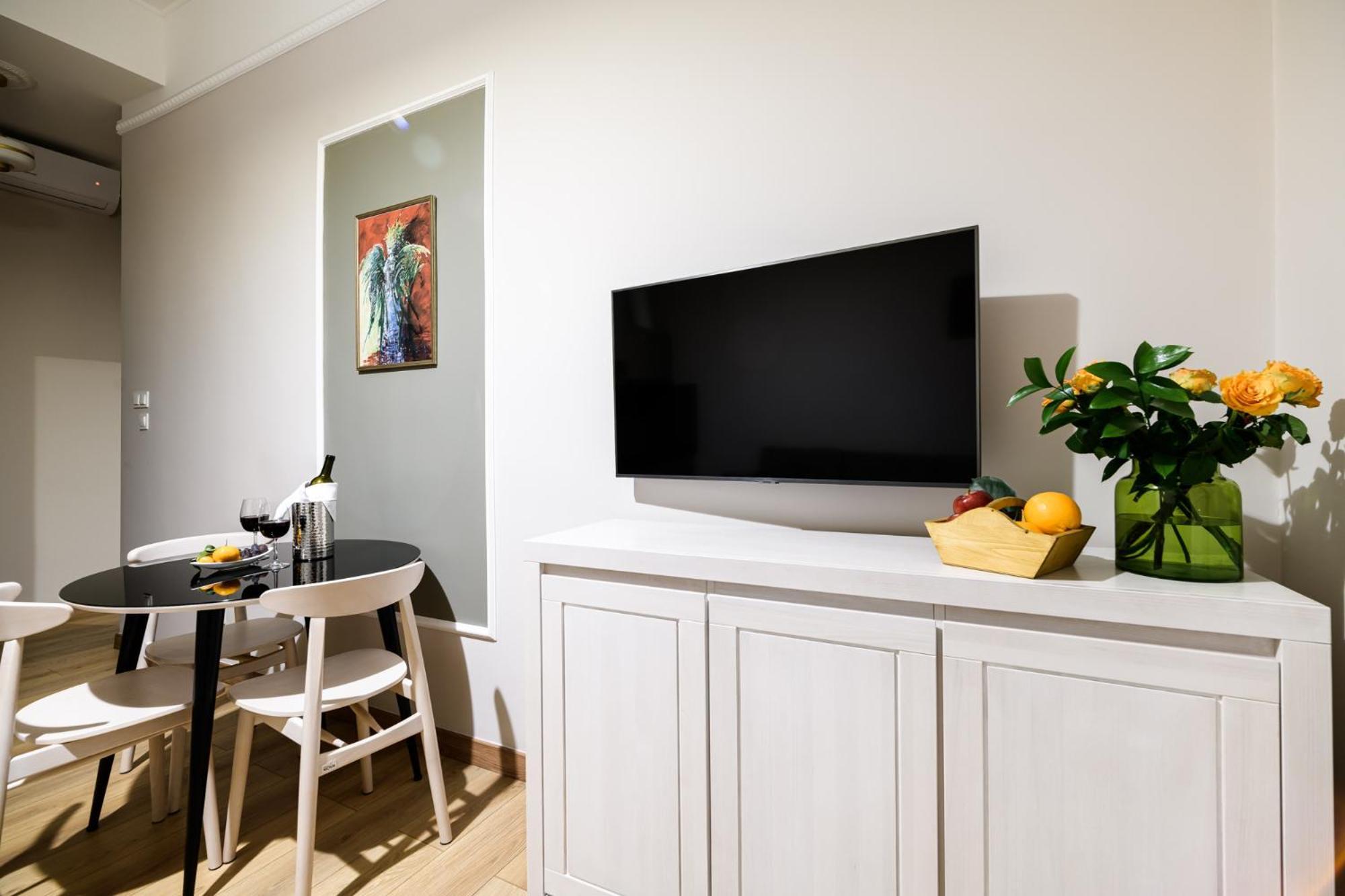 Old Town Ac Apartments Main Raiway Station Краків Екстер'єр фото