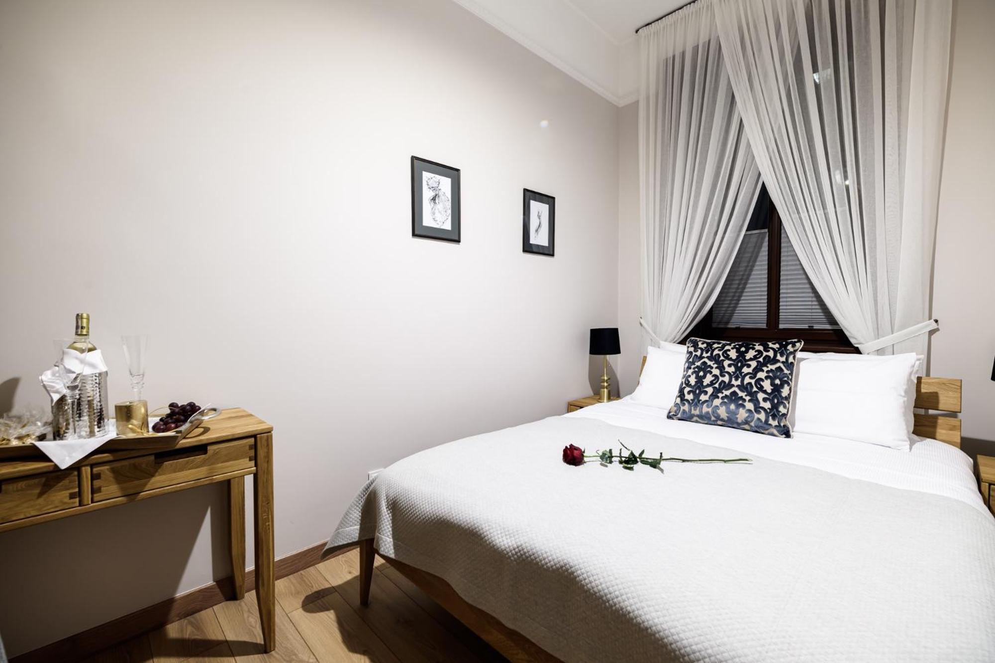 Old Town Ac Apartments Main Raiway Station Краків Екстер'єр фото