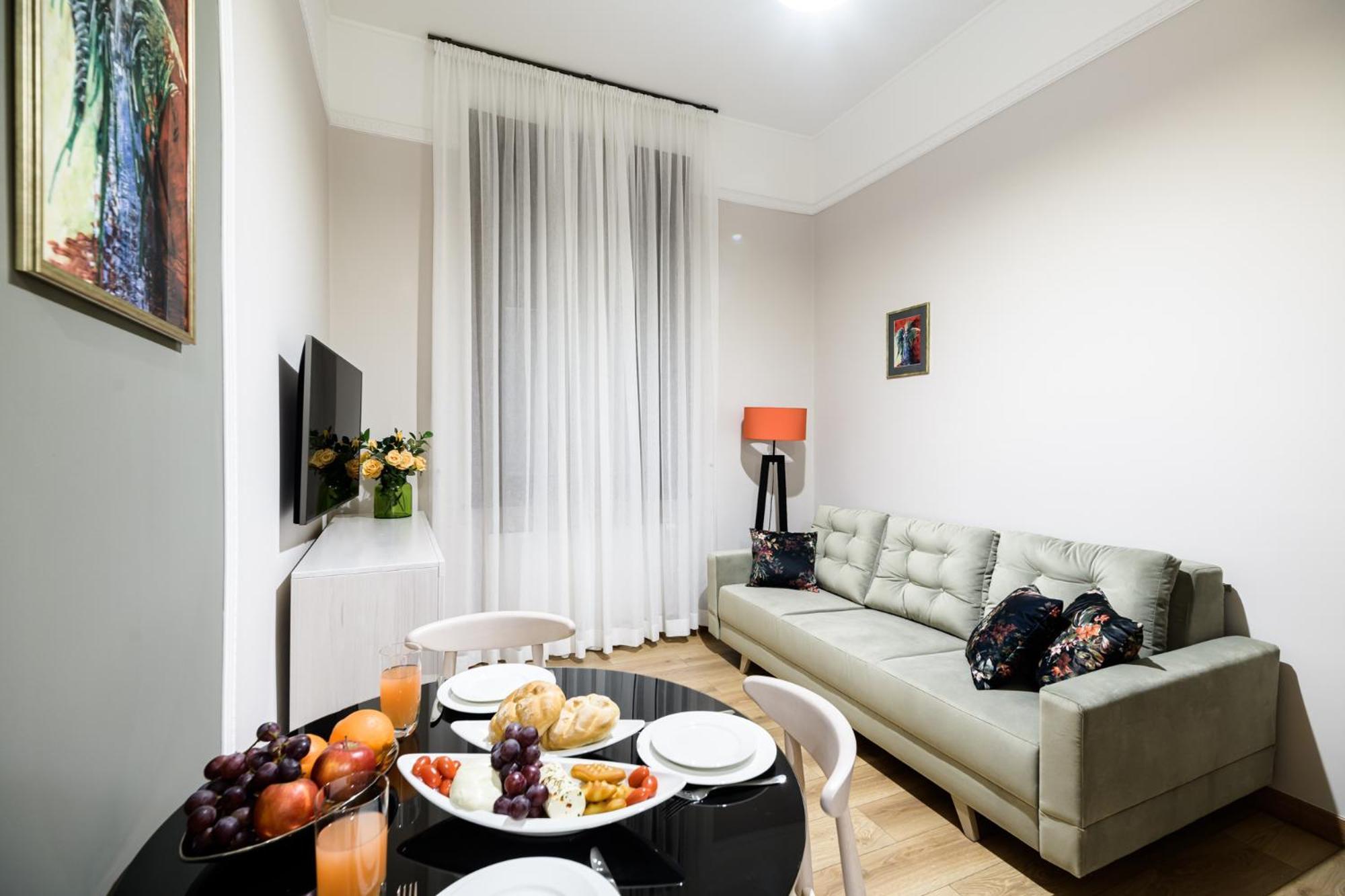 Old Town Ac Apartments Main Raiway Station Краків Екстер'єр фото
